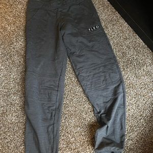 Fleo joggers size small EUC